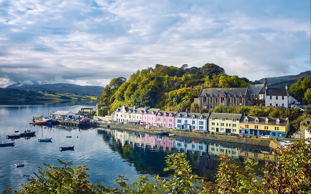 A beautiful scenic photo of Skye buildings 