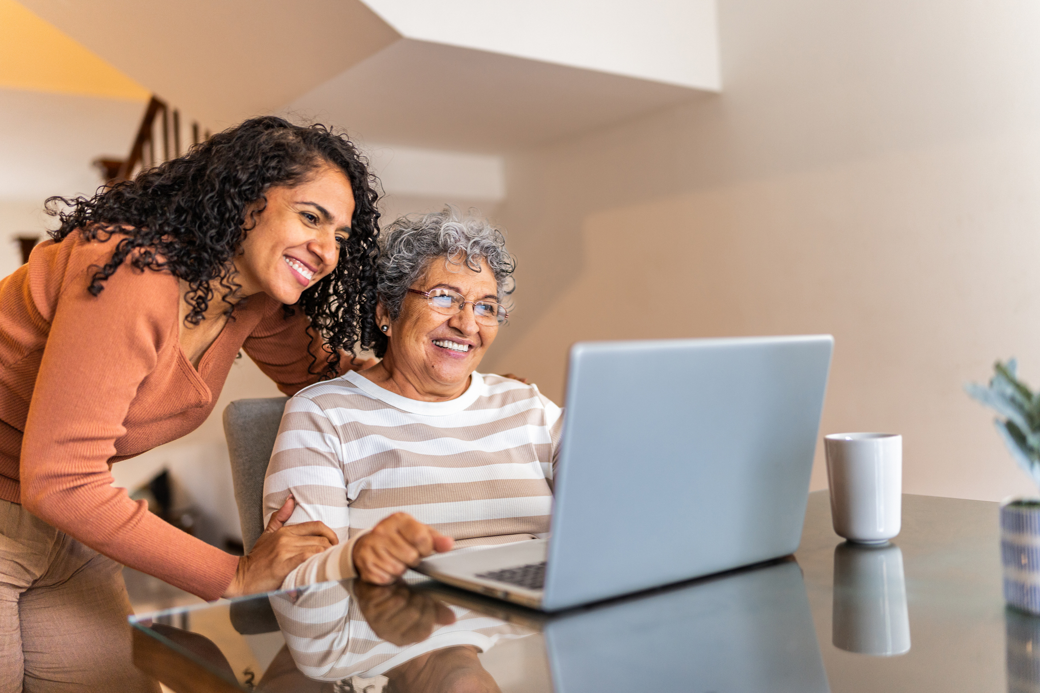 A happy family reads good news online