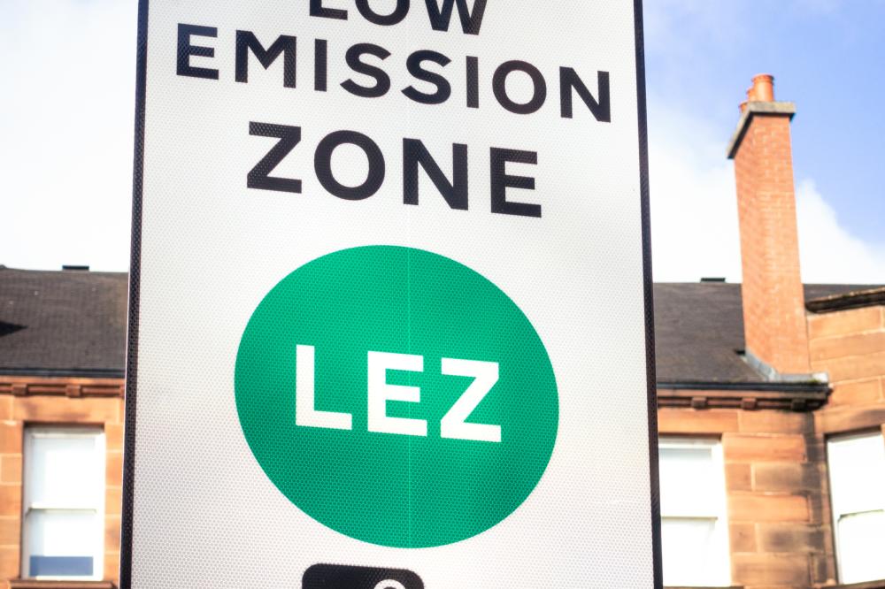 low emission zone street sign